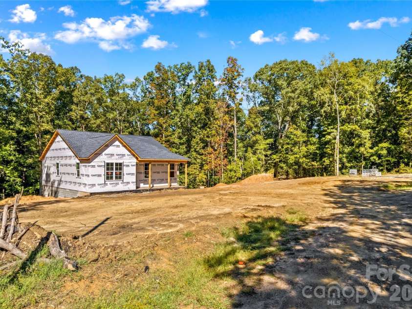 127 Katie Lane, Statesville, NC 28625.  MLS# CAR4430059, YatesRealty ID 53865. 