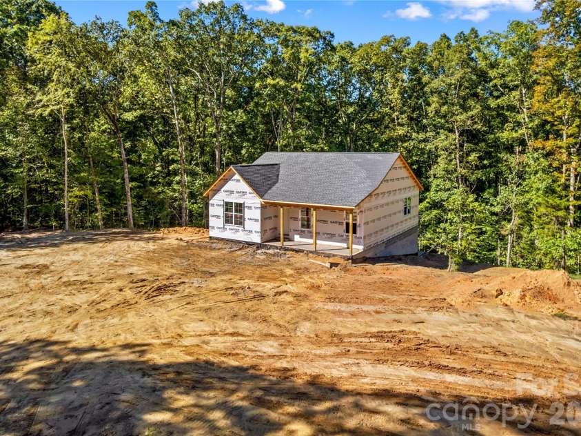 127 Katie Lane, Statesville, NC 28625.  MLS# CAR4430059, YatesRealty ID 53865. 