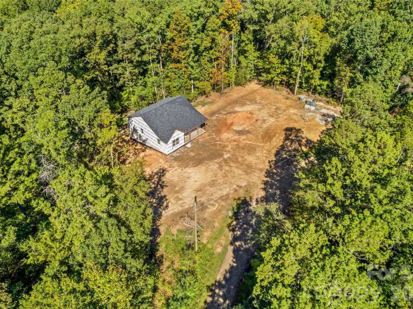 127 Katie Lane, Statesville, NC 28625.  MLS# CAR4430059, YatesRealty ID 53865. 