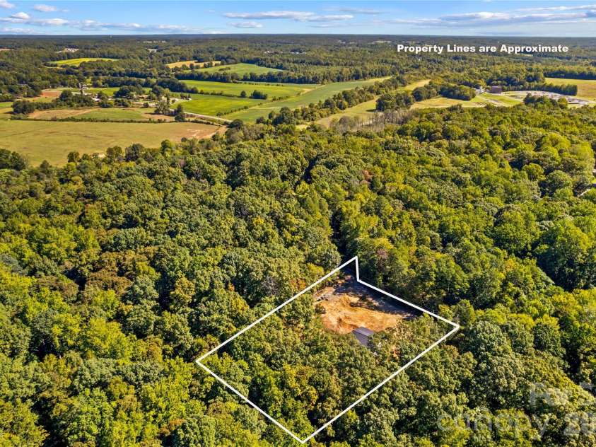 127 Katie Lane, Statesville, NC 28625.  MLS# CAR4430059, YatesRealty ID 53865. 