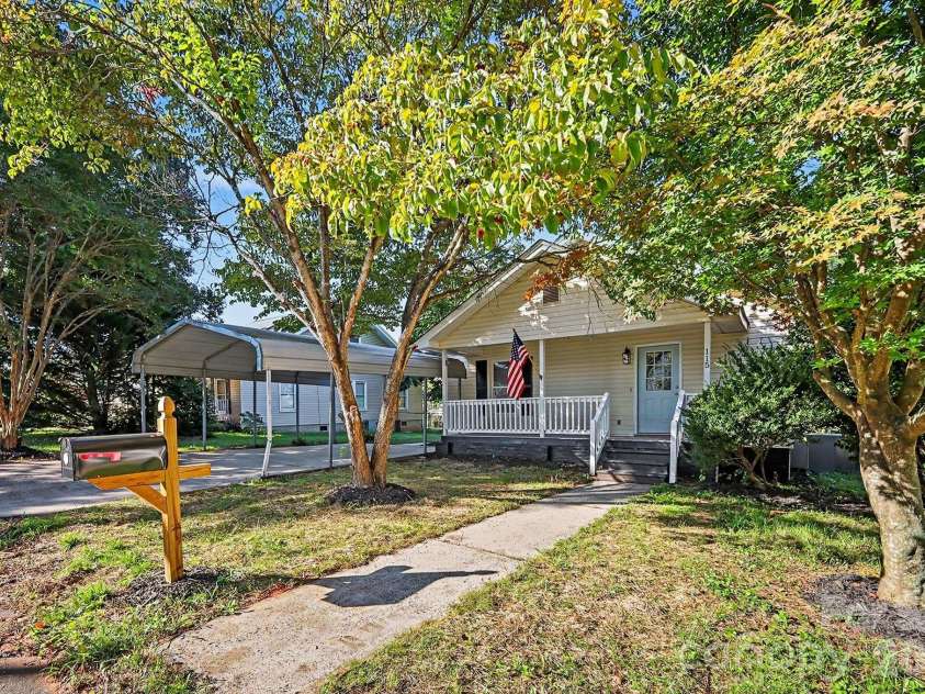 115 Lambert Street, Belmont, NC 28012.  MLS# CAR4429515, YatesRealty ID 53866. 