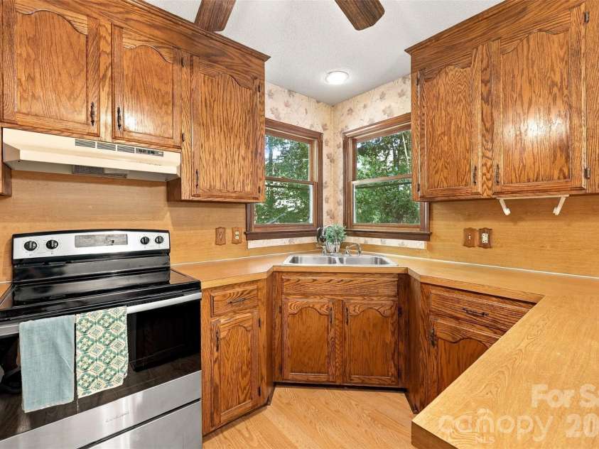 4985 Creek Court, Rock Hill, SC 29732.  MLS# CAR4429578, YatesRealty ID 53867. 