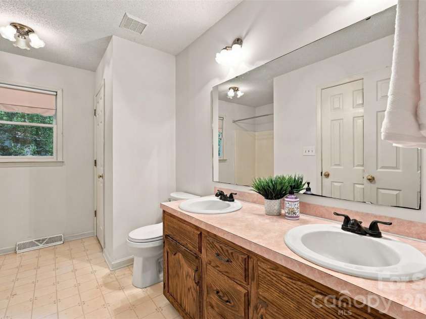 4985 Creek Court, Rock Hill, SC 29732.  MLS# CAR4429578, YatesRealty ID 53867. 