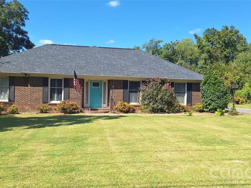 1533 Shannon Bradley Road, Gastonia, NC 28052.  MLS# CAR4429919, YatesRealty ID 53869. Front