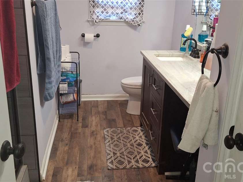 1533 Shannon Bradley Road, Gastonia, NC 28052.  MLS# CAR4429919, YatesRealty ID 53869. Master bath
