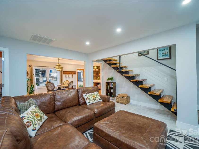 421 South Mills River Road, Mills River, NC 28759.  MLS# CAR4218168, YatesRealty ID 5387. 