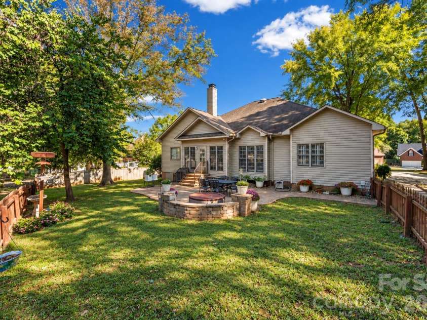 5650 Landale Court, Concord, NC 28027.  MLS# CAR4429562, YatesRealty ID 53873. 