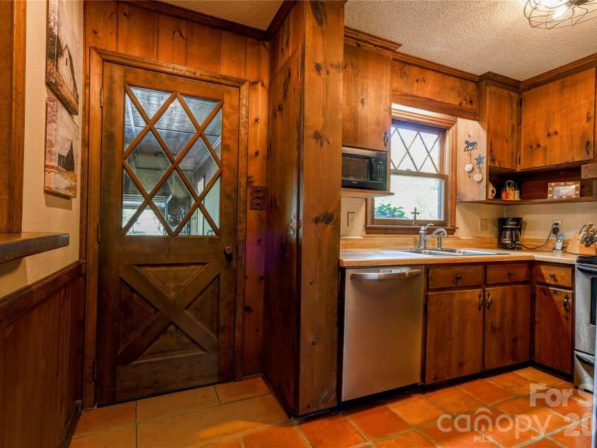 225 Hicks Hill Road, Lawndale, NC 28090.  MLS# CAR4430033, YatesRealty ID 53874. Kitchen