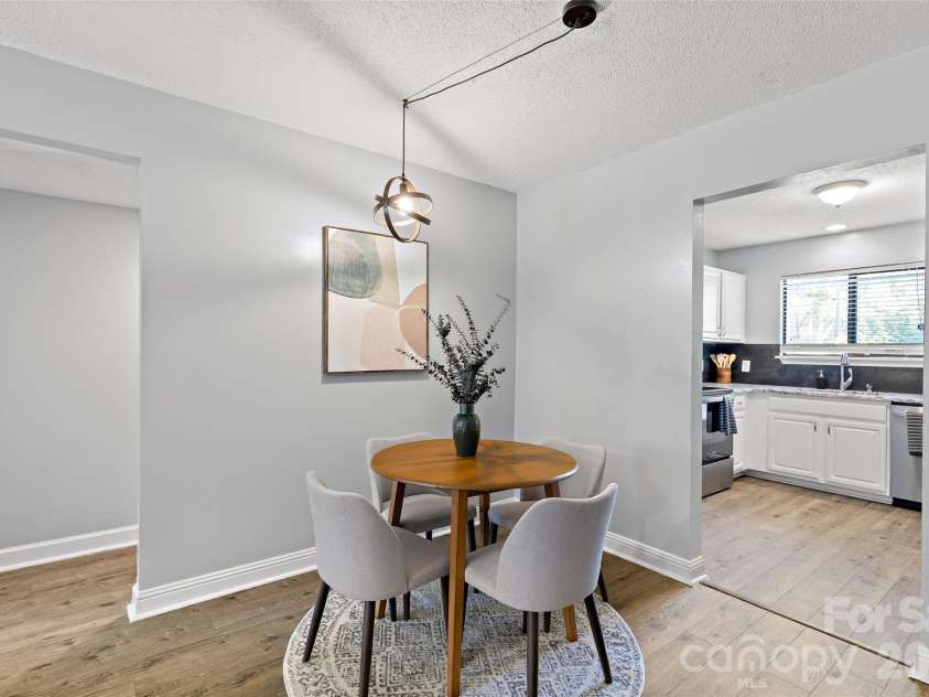 3009 Heathstead Place, Charlotte, NC 28210.  MLS# CAR4429083, YatesRealty ID 53875. 