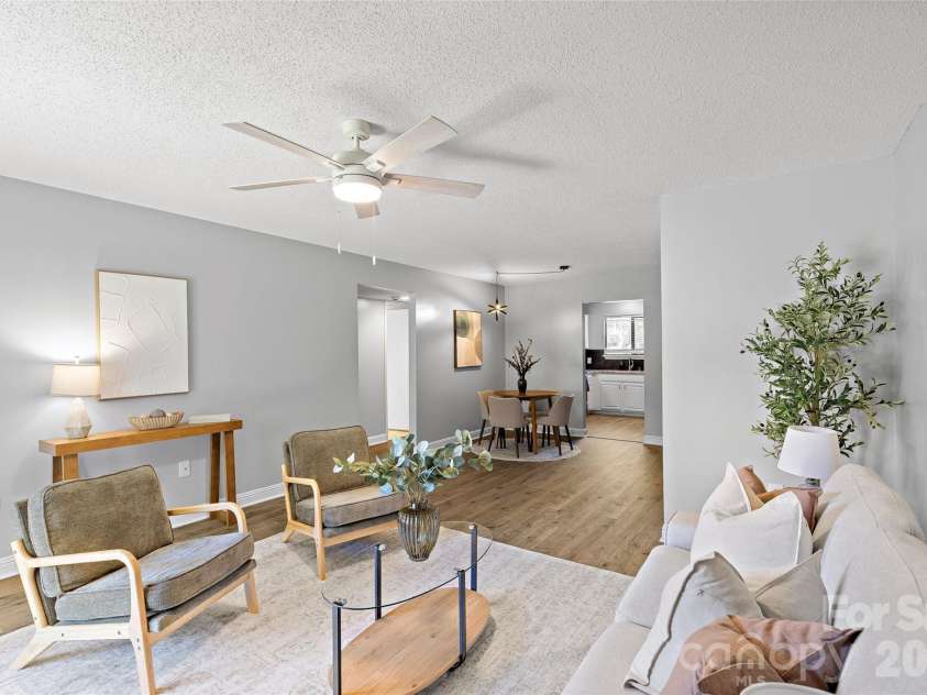 3009 Heathstead Place, Charlotte, NC 28210.  MLS# CAR4429083, YatesRealty ID 53875. 