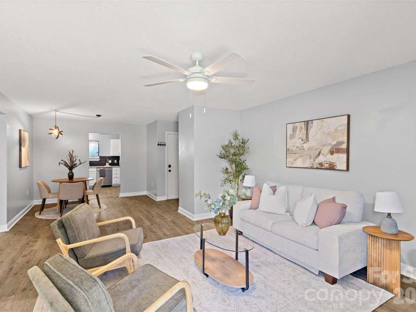 3009 Heathstead Place, Charlotte, NC 28210.  MLS# CAR4429083, YatesRealty ID 53875. 