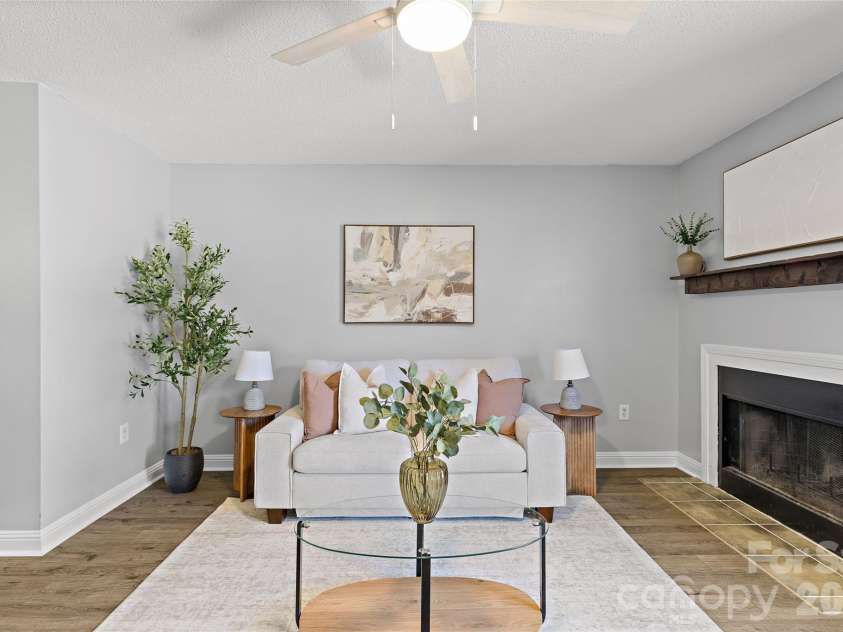 3009 Heathstead Place, Charlotte, NC 28210.  MLS# CAR4429083, YatesRealty ID 53875. 