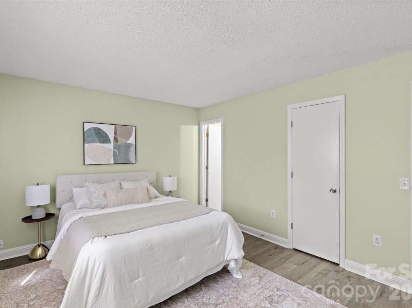 3009 Heathstead Place, Charlotte, NC 28210.  MLS# CAR4429083, YatesRealty ID 53875. 