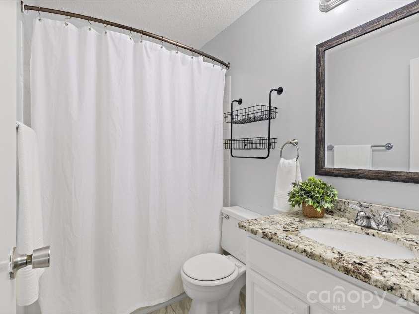 3009 Heathstead Place, Charlotte, NC 28210.  MLS# CAR4429083, YatesRealty ID 53875. 
