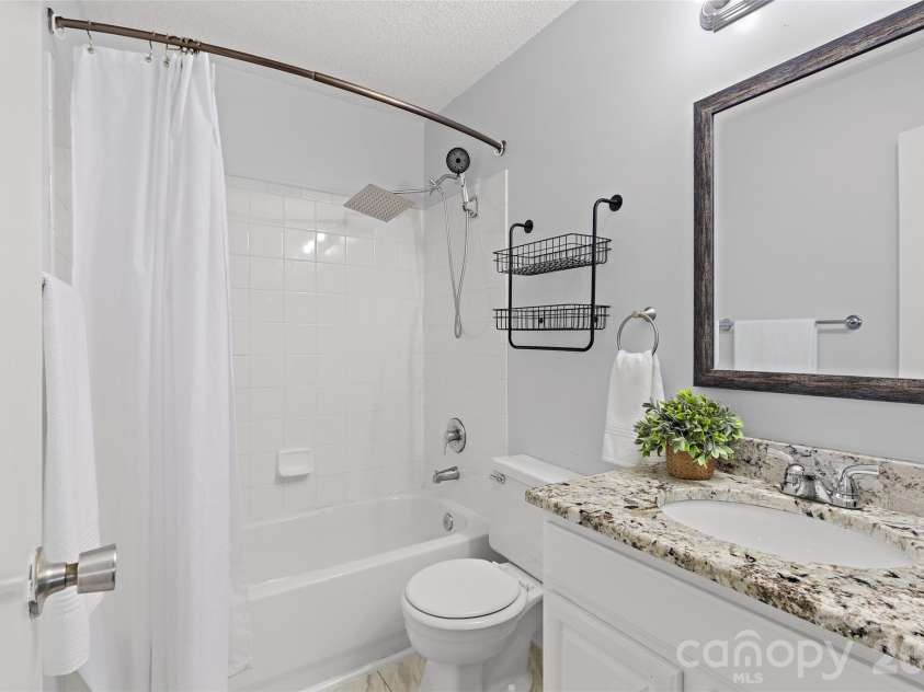 3009 Heathstead Place, Charlotte, NC 28210.  MLS# CAR4429083, YatesRealty ID 53875. 