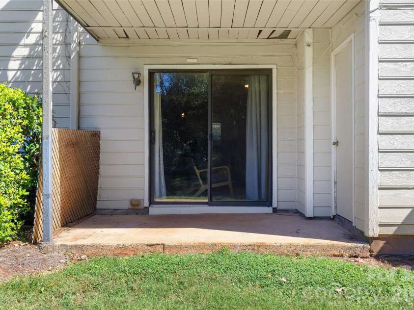3009 Heathstead Place, Charlotte, NC 28210.  MLS# CAR4429083, YatesRealty ID 53875. 