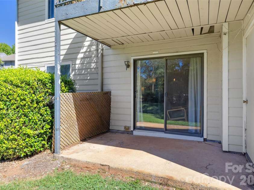 3009 Heathstead Place, Charlotte, NC 28210.  MLS# CAR4429083, YatesRealty ID 53875. 