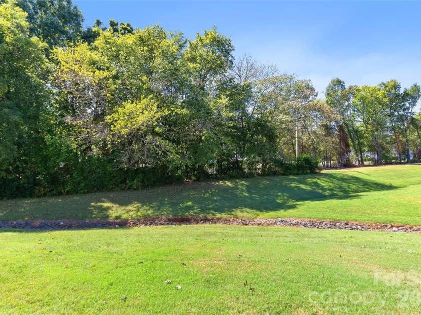 3009 Heathstead Place, Charlotte, NC 28210.  MLS# CAR4429083, YatesRealty ID 53875. 