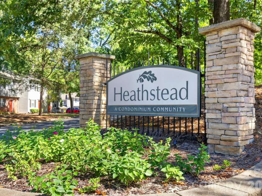 3009 Heathstead Place, Charlotte, NC 28210.  MLS# CAR4429083, YatesRealty ID 53875. 