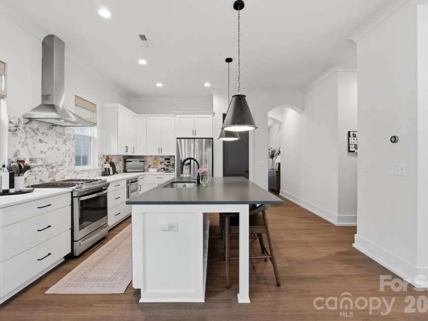 5212 Lynnville Avenue, Charlotte, NC 28205.  MLS# CAR4429076, YatesRealty ID 53877. 