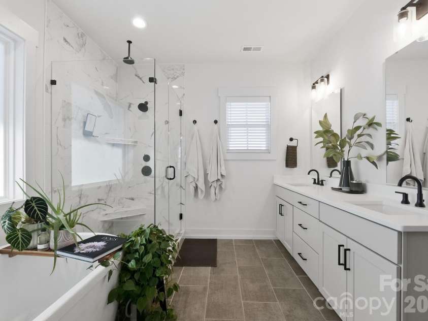 5212 Lynnville Avenue, Charlotte, NC 28205.  MLS# CAR4429076, YatesRealty ID 53877. 