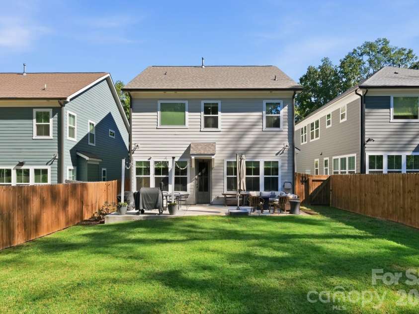 5212 Lynnville Avenue, Charlotte, NC 28205.  MLS# CAR4429076, YatesRealty ID 53877. 