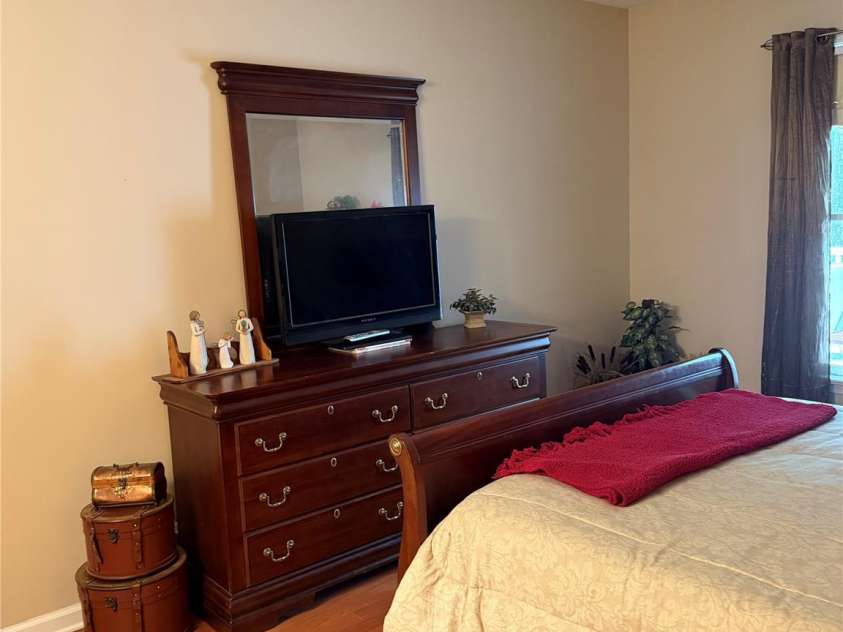 433 19th Avenue Court, Hickory, NC 28601.  MLS# CAR4427143, YatesRealty ID 53879. 
