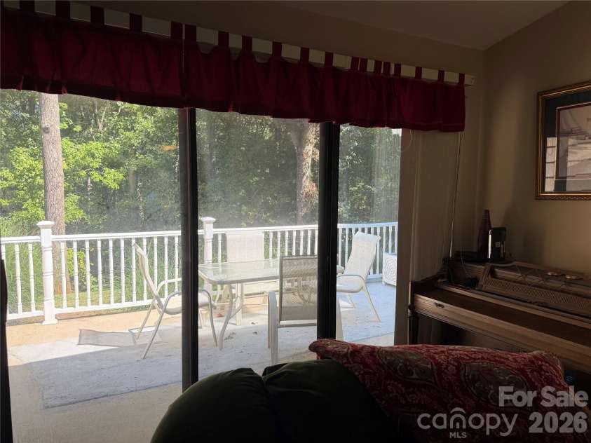 433 19th Avenue Court, Hickory, NC 28601.  MLS# CAR4427143, YatesRealty ID 53879. 