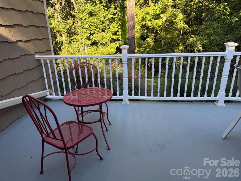 433 19th Avenue Court, Hickory, NC 28601.  MLS# CAR4427143, YatesRealty ID 53879. 