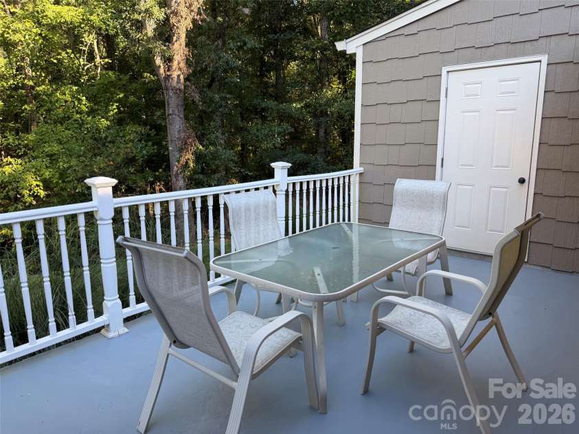 433 19th Avenue Court, Hickory, NC 28601.  MLS# CAR4427143, YatesRealty ID 53879. 