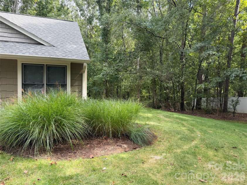 433 19th Avenue Court, Hickory, NC 28601.  MLS# CAR4427143, YatesRealty ID 53879. 
