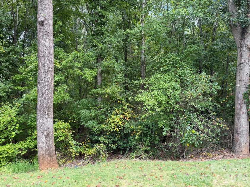 433 19th Avenue Court, Hickory, NC 28601.  MLS# CAR4427143, YatesRealty ID 53879. 