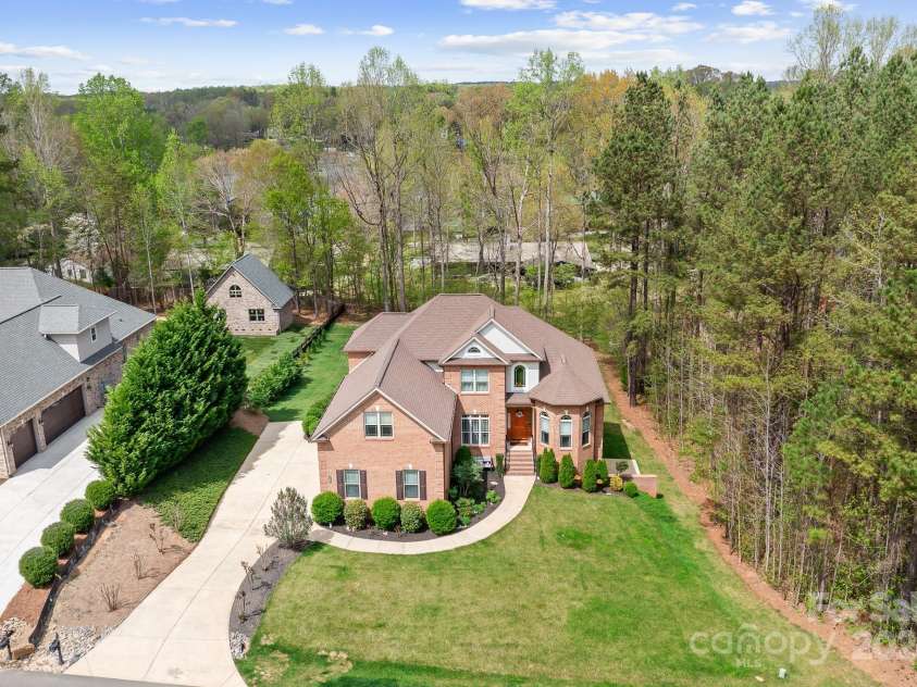 164 Crooked Branch Way, Troutman, NC 28166.  MLS# CAR4241614, YatesRealty ID 5388. 