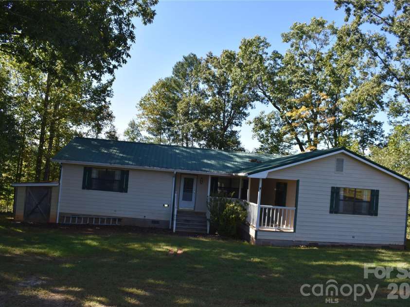 120 Woodmont Drive, Nebo, NC 28761.  MLS# CAR4402802, YatesRealty ID 53881. 