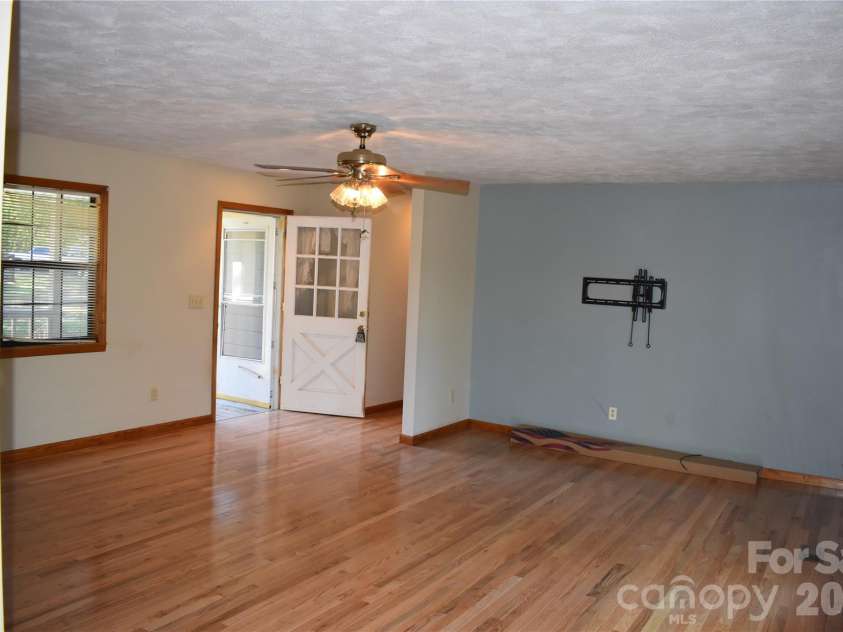 120 Woodmont Drive, Nebo, NC 28761.  MLS# CAR4402802, YatesRealty ID 53881. 
