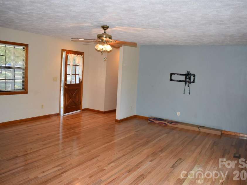 120 Woodmont Drive, Nebo, NC 28761.  MLS# CAR4402802, YatesRealty ID 53881. 