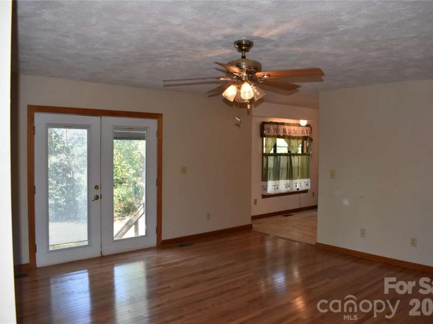 120 Woodmont Drive, Nebo, NC 28761.  MLS# CAR4402802, YatesRealty ID 53881. 