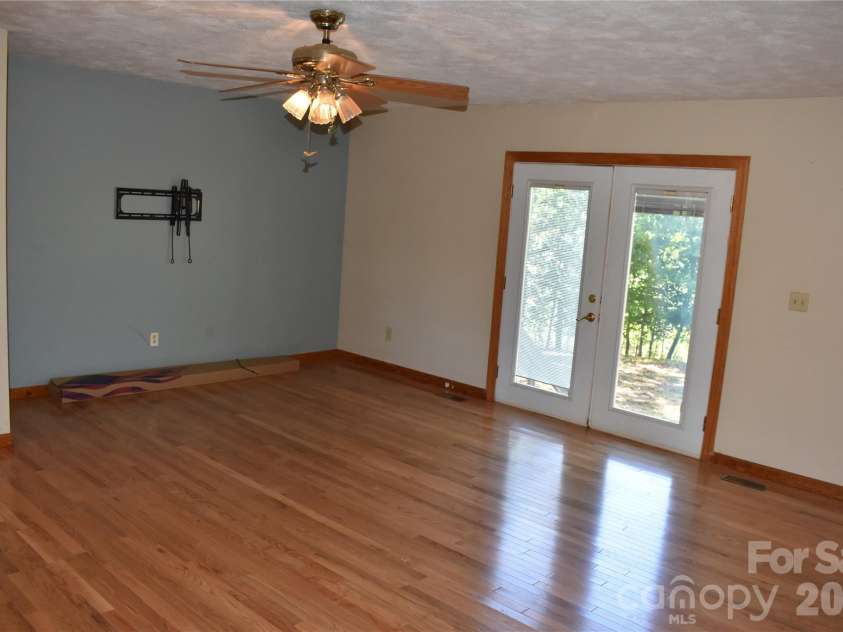 120 Woodmont Drive, Nebo, NC 28761.  MLS# CAR4402802, YatesRealty ID 53881. 