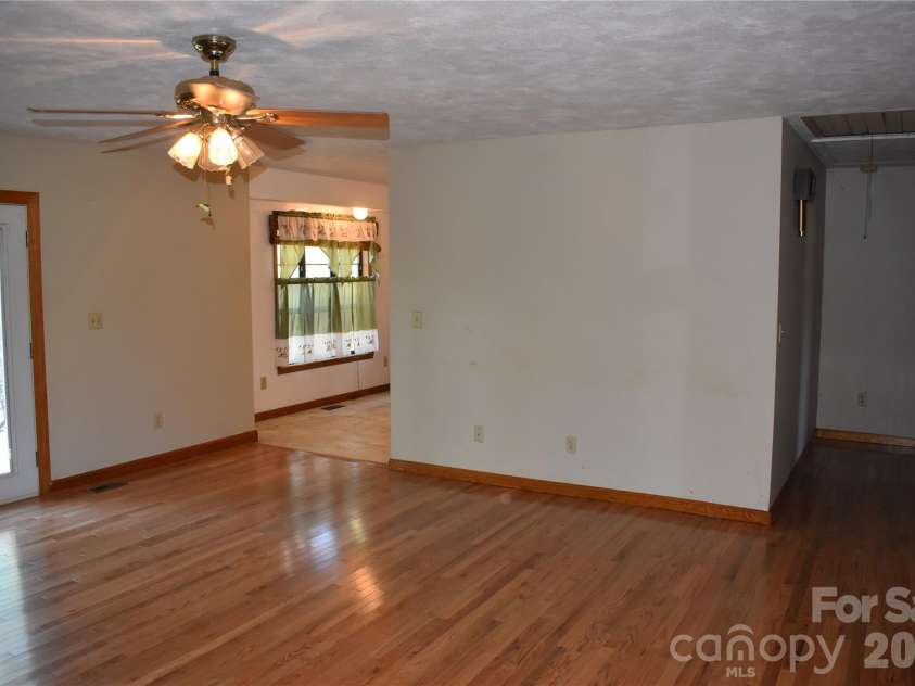 120 Woodmont Drive, Nebo, NC 28761.  MLS# CAR4402802, YatesRealty ID 53881. 
