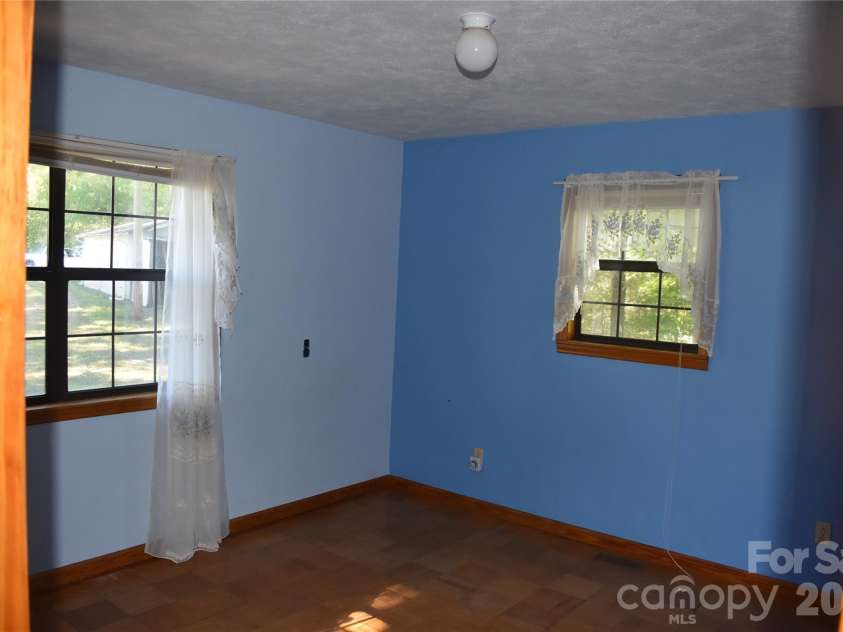 120 Woodmont Drive, Nebo, NC 28761.  MLS# CAR4402802, YatesRealty ID 53881. 