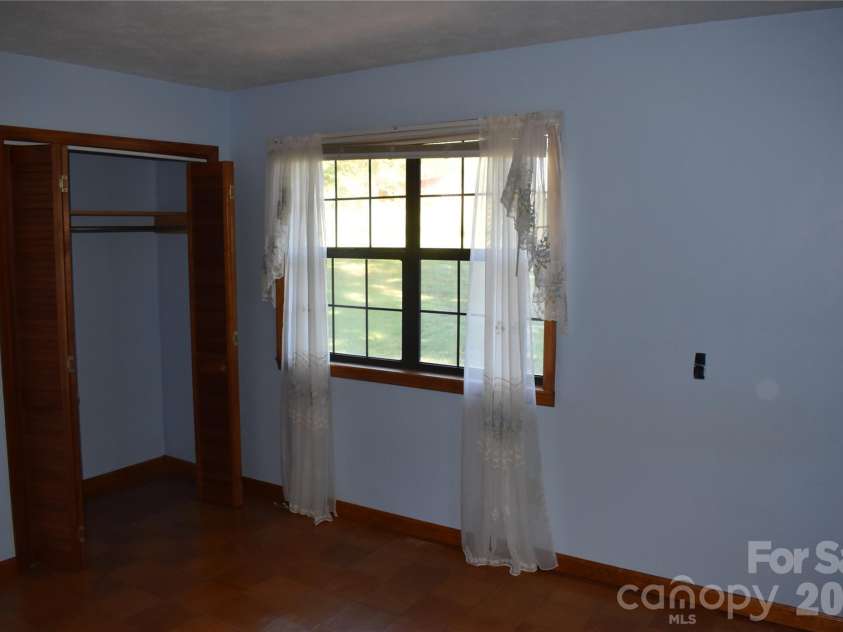 120 Woodmont Drive, Nebo, NC 28761.  MLS# CAR4402802, YatesRealty ID 53881. 