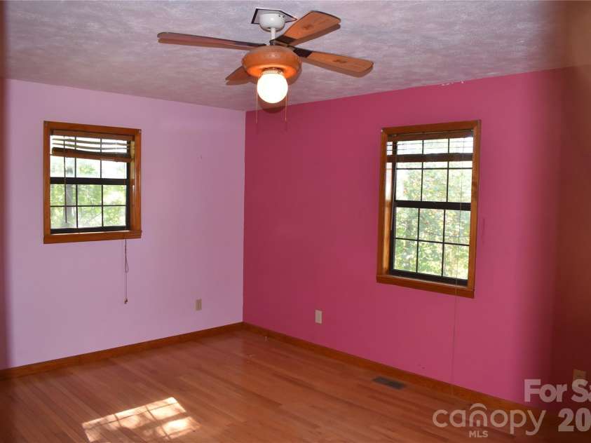 120 Woodmont Drive, Nebo, NC 28761.  MLS# CAR4402802, YatesRealty ID 53881. 