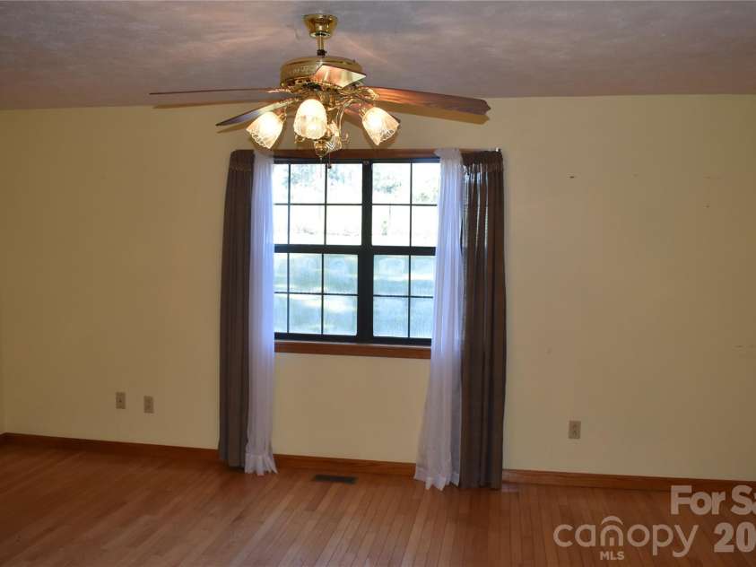120 Woodmont Drive, Nebo, NC 28761.  MLS# CAR4402802, YatesRealty ID 53881. 