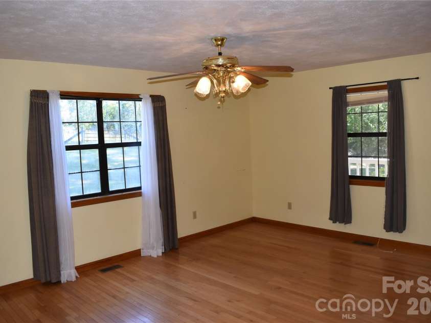 120 Woodmont Drive, Nebo, NC 28761.  MLS# CAR4402802, YatesRealty ID 53881. 