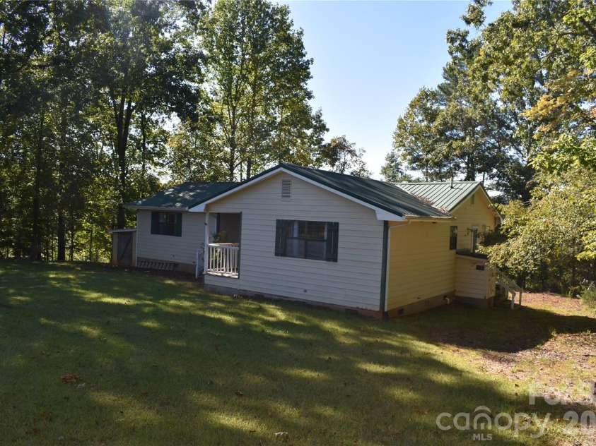 120 Woodmont Drive, Nebo, NC 28761.  MLS# CAR4402802, YatesRealty ID 53881. 