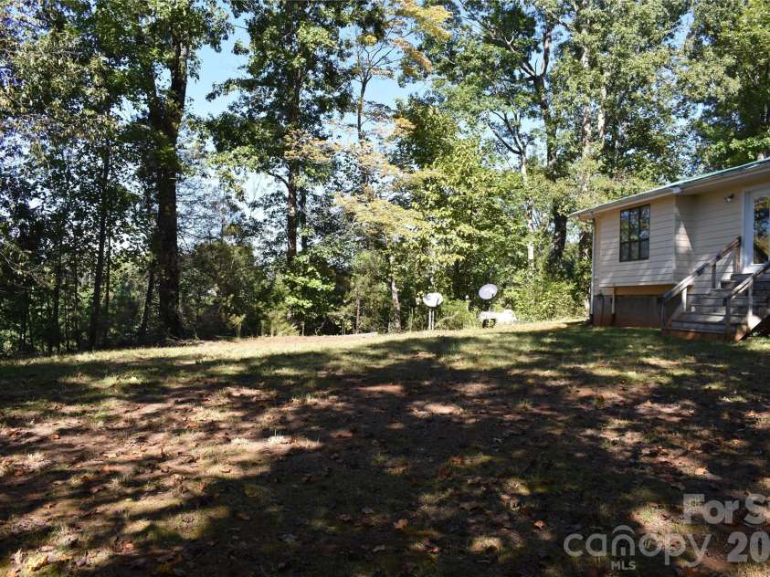 120 Woodmont Drive, Nebo, NC 28761.  MLS# CAR4402802, YatesRealty ID 53881. 