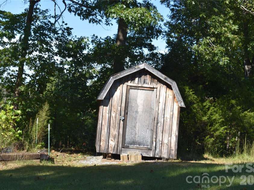 120 Woodmont Drive, Nebo, NC 28761.  MLS# CAR4402802, YatesRealty ID 53881. 