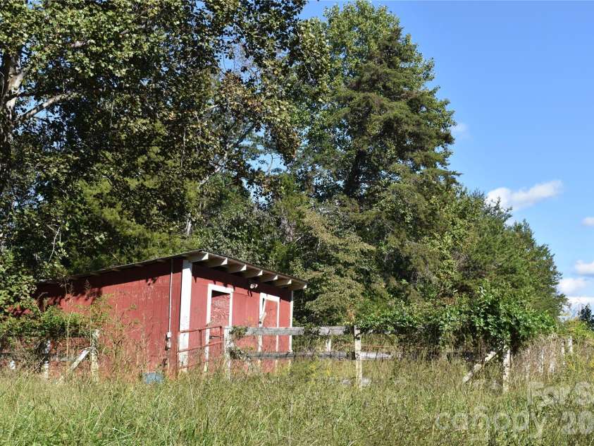 120 Woodmont Drive, Nebo, NC 28761.  MLS# CAR4402802, YatesRealty ID 53881. 