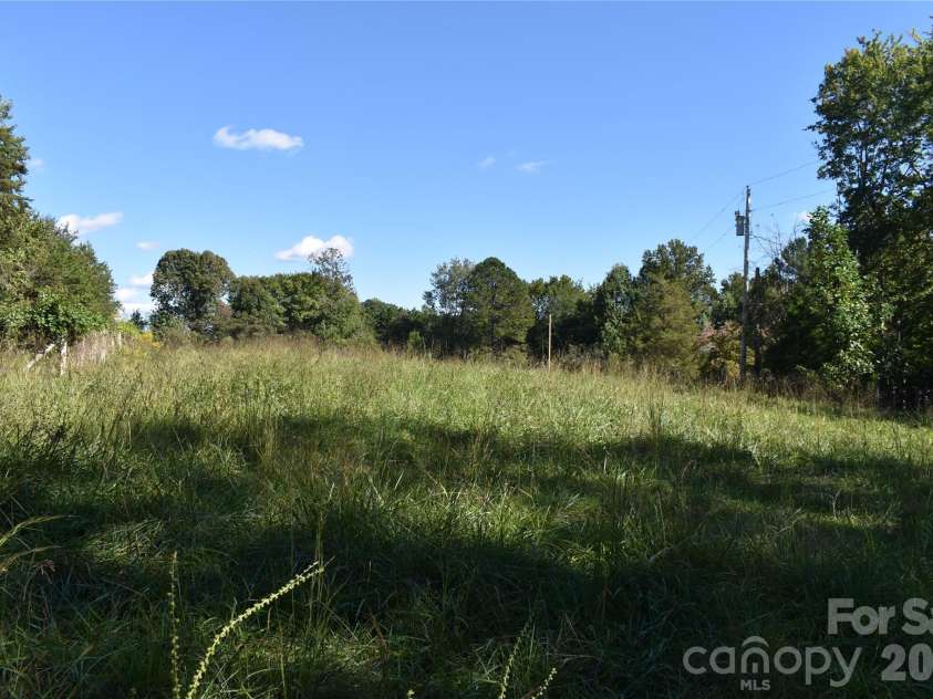 120 Woodmont Drive, Nebo, NC 28761.  MLS# CAR4402802, YatesRealty ID 53881. 