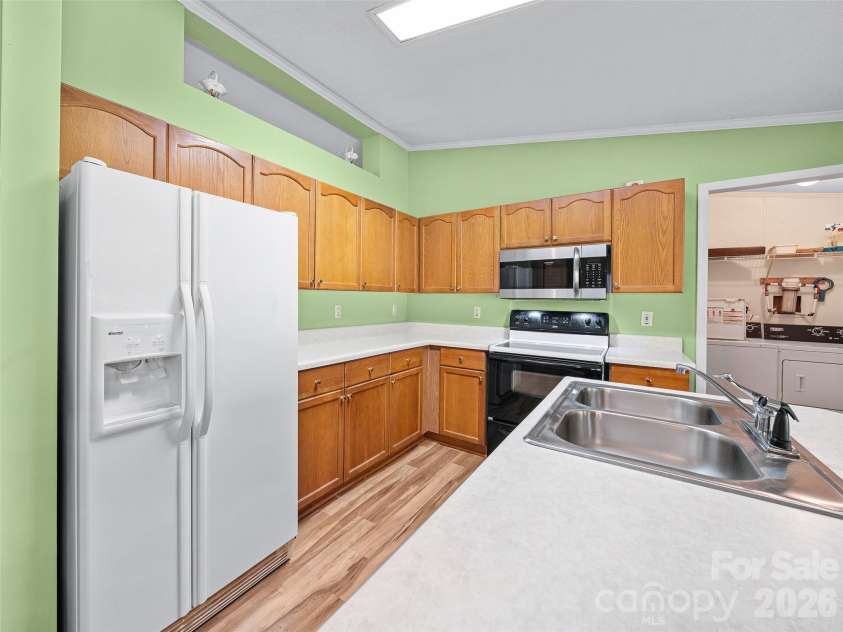 456 Tempie Mountain Road, Spruce Pine, NC 28777.  MLS# CAR4430171, YatesRealty ID 53882. 